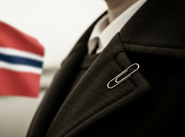 2차 대전 당시 노르웨이 저항의 상징인 옷깃의 클립